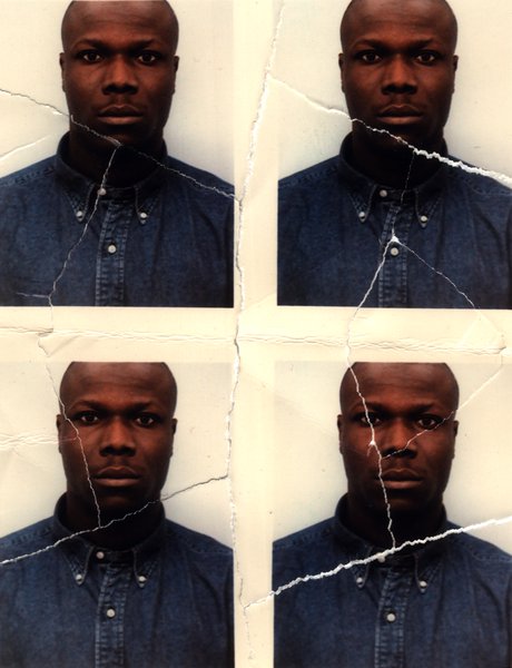 Planche de photomaton d'un homme en chemise en jean. Image avec déchirure, reconstituée.ᴬᴵ