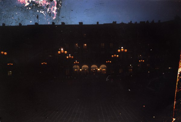 Lampadaires, la nuit.