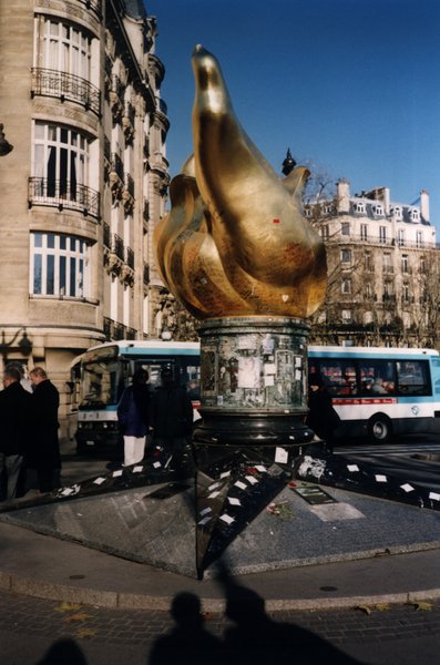 Mémorial à la mémoire de Lady Diana sur le pont de l’Alma à Paris.