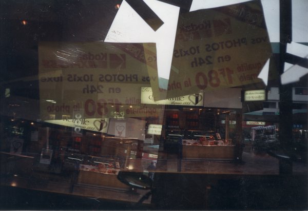 Vitrine et reflets.