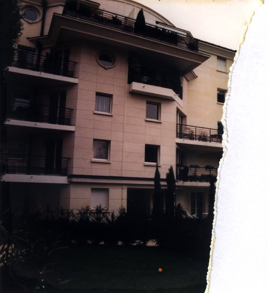 Façade d’immeuble. Fragment.